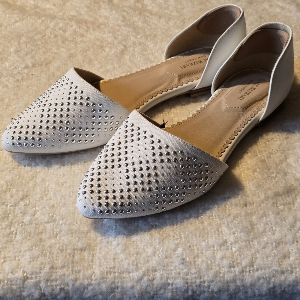 Isaac Mizrahi studded silver embellishment flats color white size 10